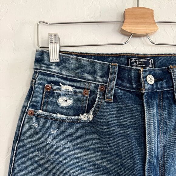 NEW Abercrombie & Fitch High Rise Distressed Mom Jean Size 26/2 R - Picture 4 of 10